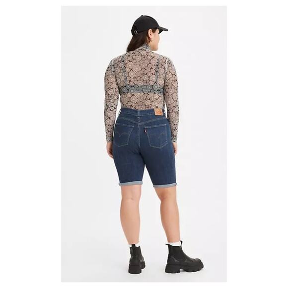 Levi’s Bernuda Shorts Midrise - Picture 2 of 10